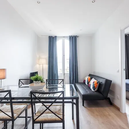 Appartamento Bright With Balconies 34