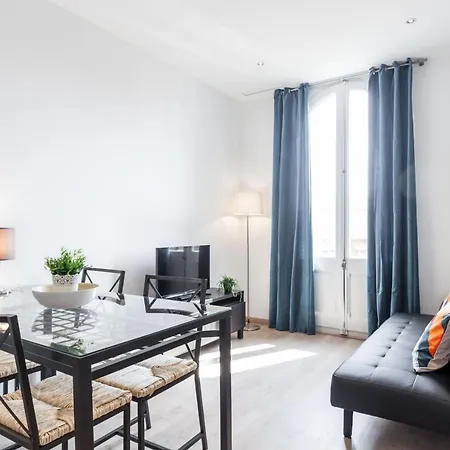 Appartamento Bright With Balconies 34 *
